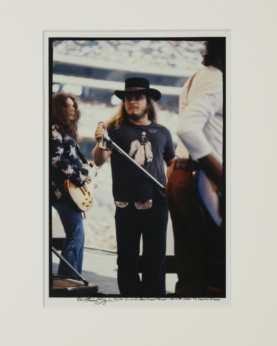 Neil Young. TOP 3 - Página 3 Ronnie-van-zant-fine-art-print-jul-2-1977