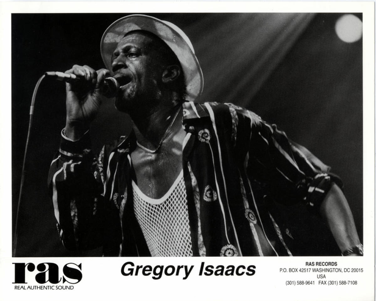 gregory-isaacs-concert-band-photos-at-wolfgang-s